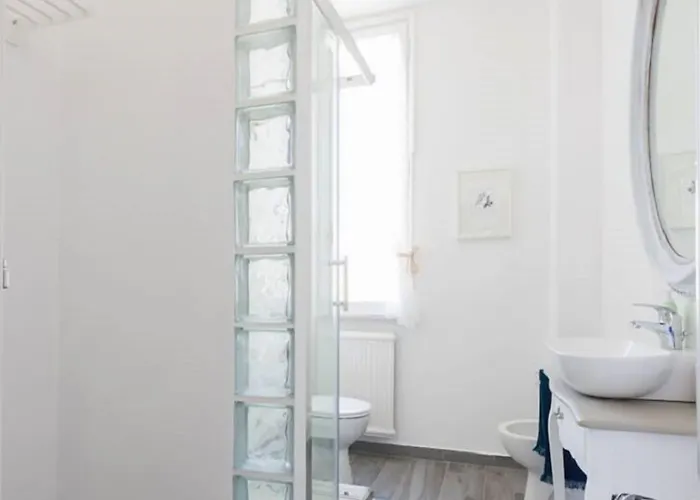 Bed & Breakfast In White *